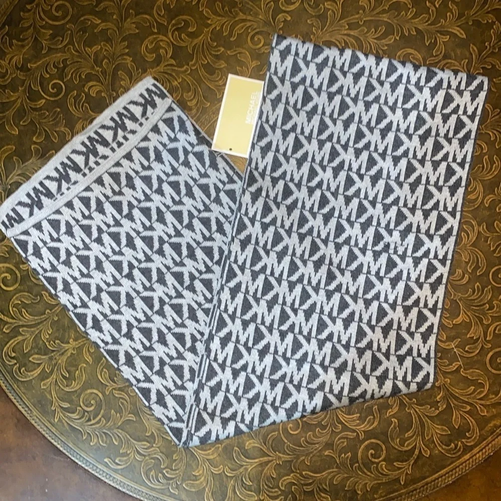 Michael Kors gray/charcoal long scarf 🆕